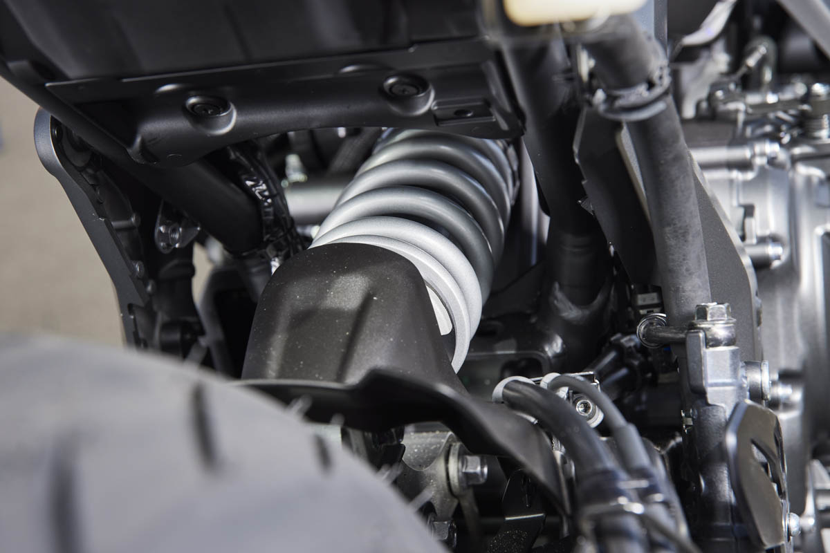yamaha_r7_2022_25