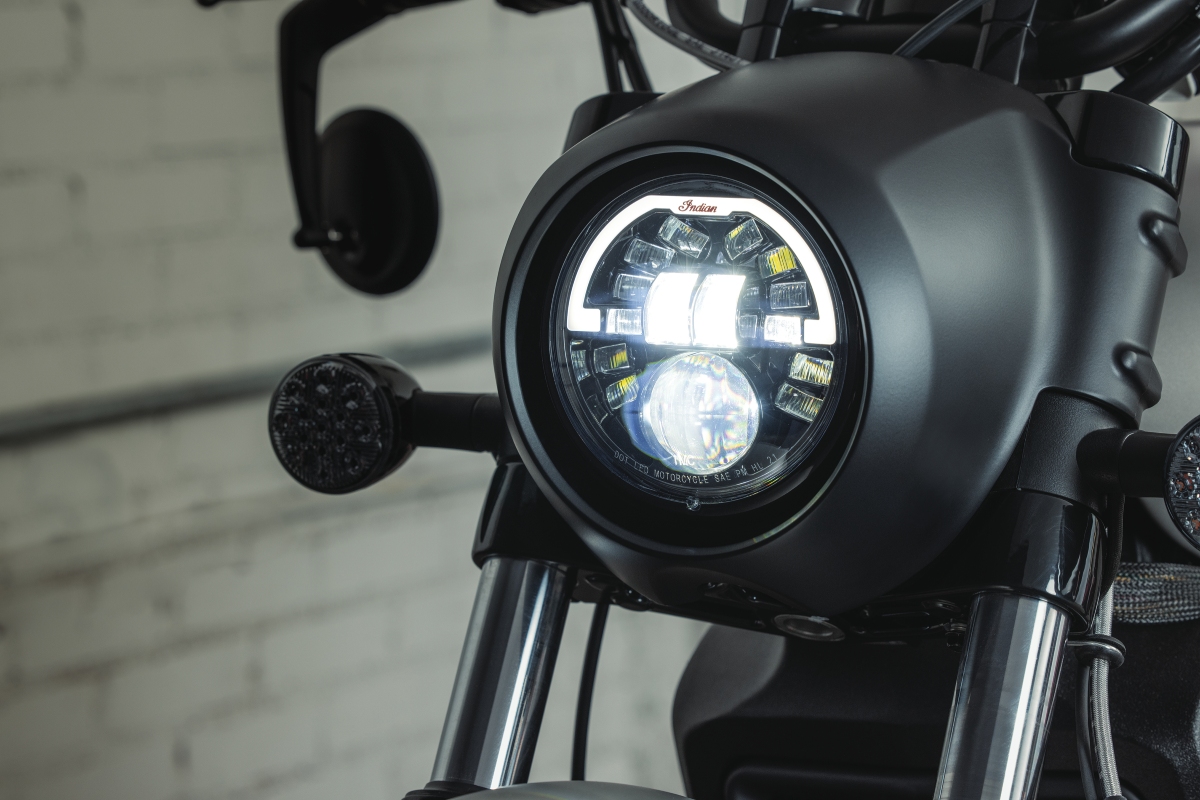 Nuevo Faro LED Adaptativo Pathfinder de 146 mm para toda la gama Indian Scout
