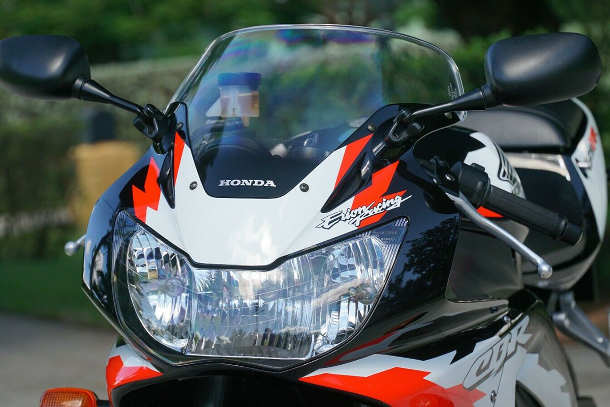 El frontal es el característico de la primera época de las Fireblade