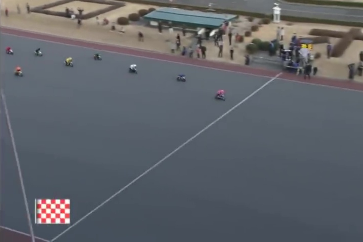 carrera_de_minimotos_japonesa_video_viral_el_rosa_campeon