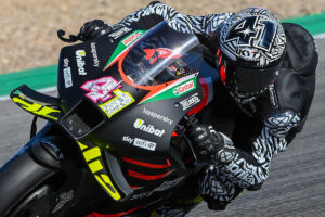 Aleix Espargaró probando la nueva Aprilia de 2022 de MotoGP en Jerez
