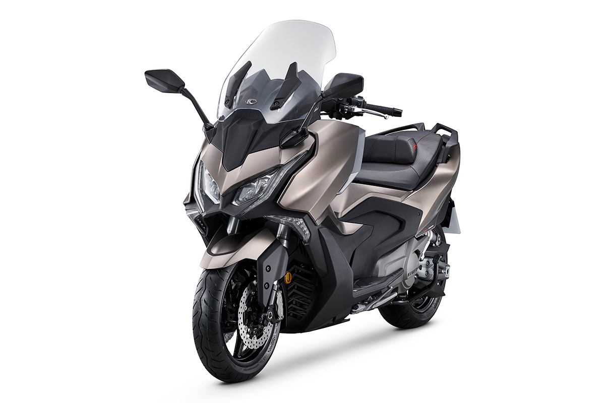 kymco-ak550-st-trasera-tres-cuartos-izquierda