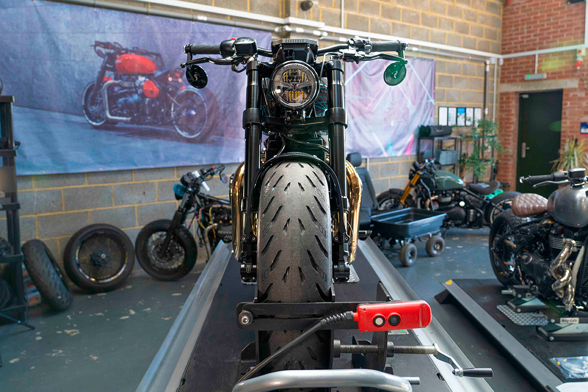 moto-bobber-mas-rapida-del-mundo-frontal