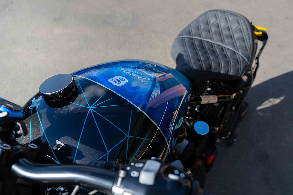 moto-bobber-mas-rapida-del-mundo-sillin-y-deposito
