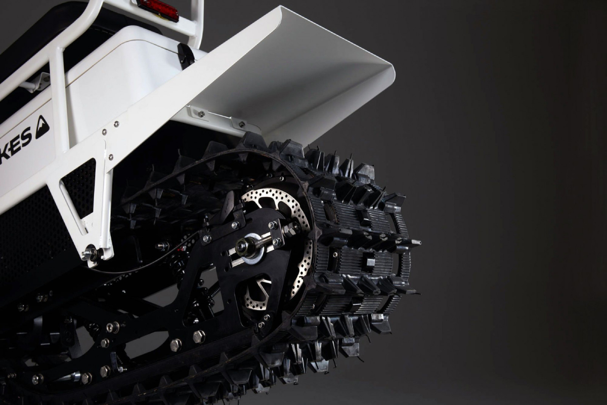 moto_de_nieve_electrica_moonbike_cadenas