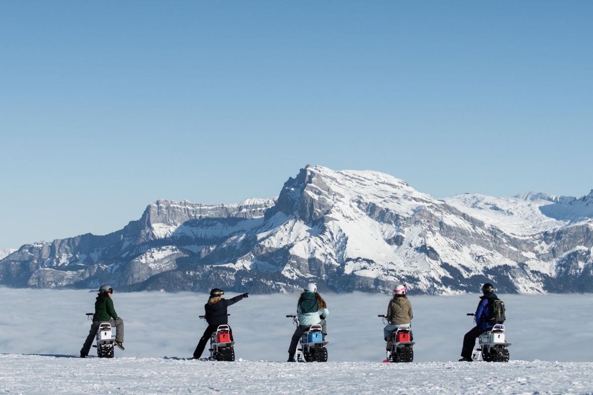 moto_de_nieve_electrica_moonbike_paisaje
