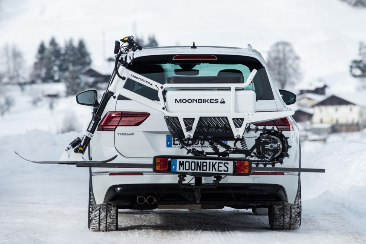 moto_de_nieve_electrica_moonbike_transporte