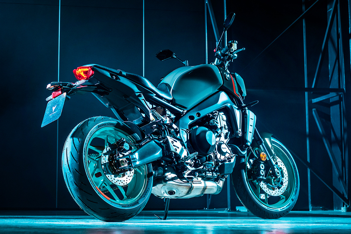 nueva-yamaha-mt-09-2022-cyan-storm-preparada