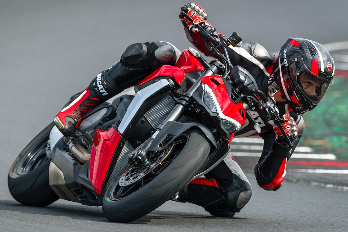nueva_ducati_streetfighter_v2_circuito