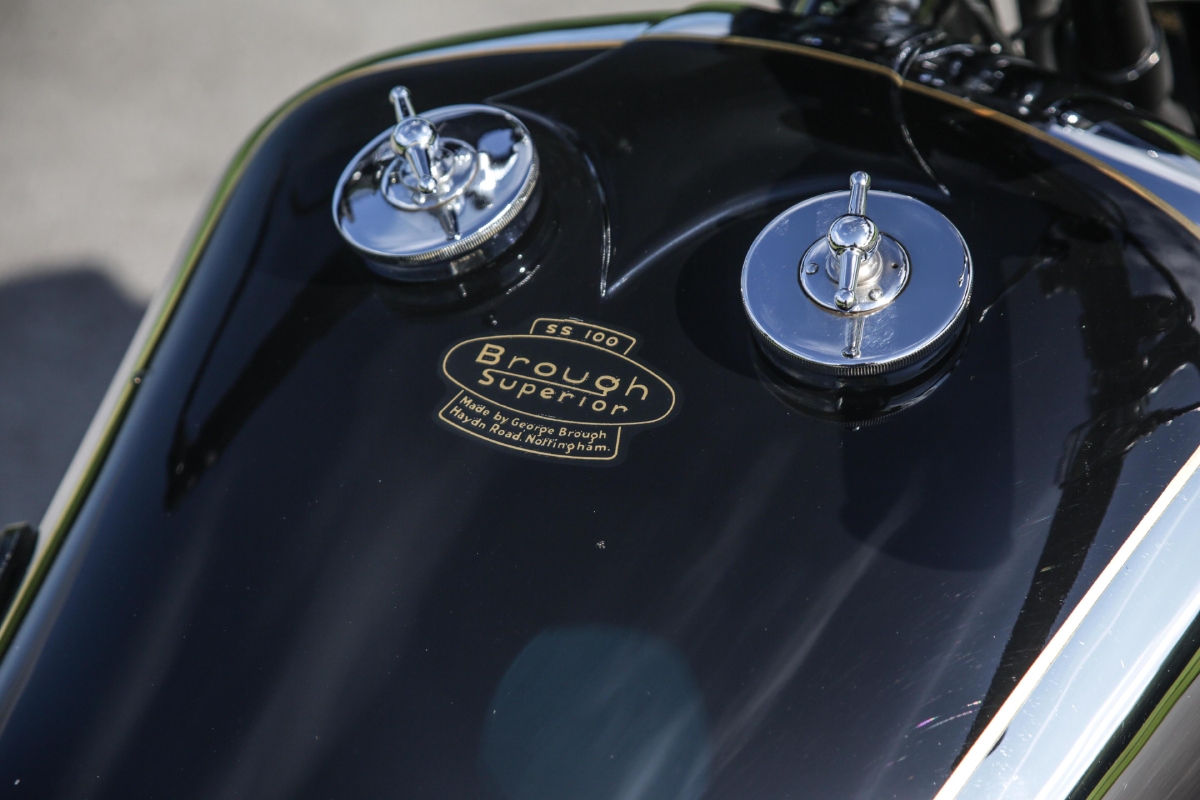 record_subasta_brough_superior_ss100_deposito