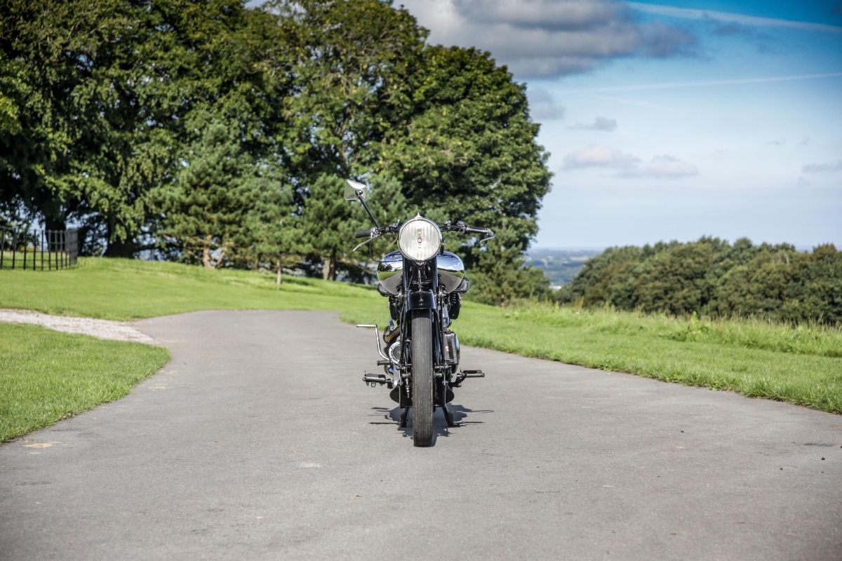 record_subasta_brough_superior_ss100_frontal
