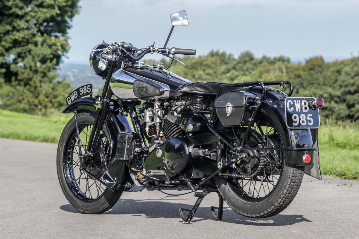 record_subasta_brough_superior_ss100_trasera_izquierda