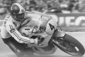 Agostini sumó dos de sus 15 títulos con Yamaha