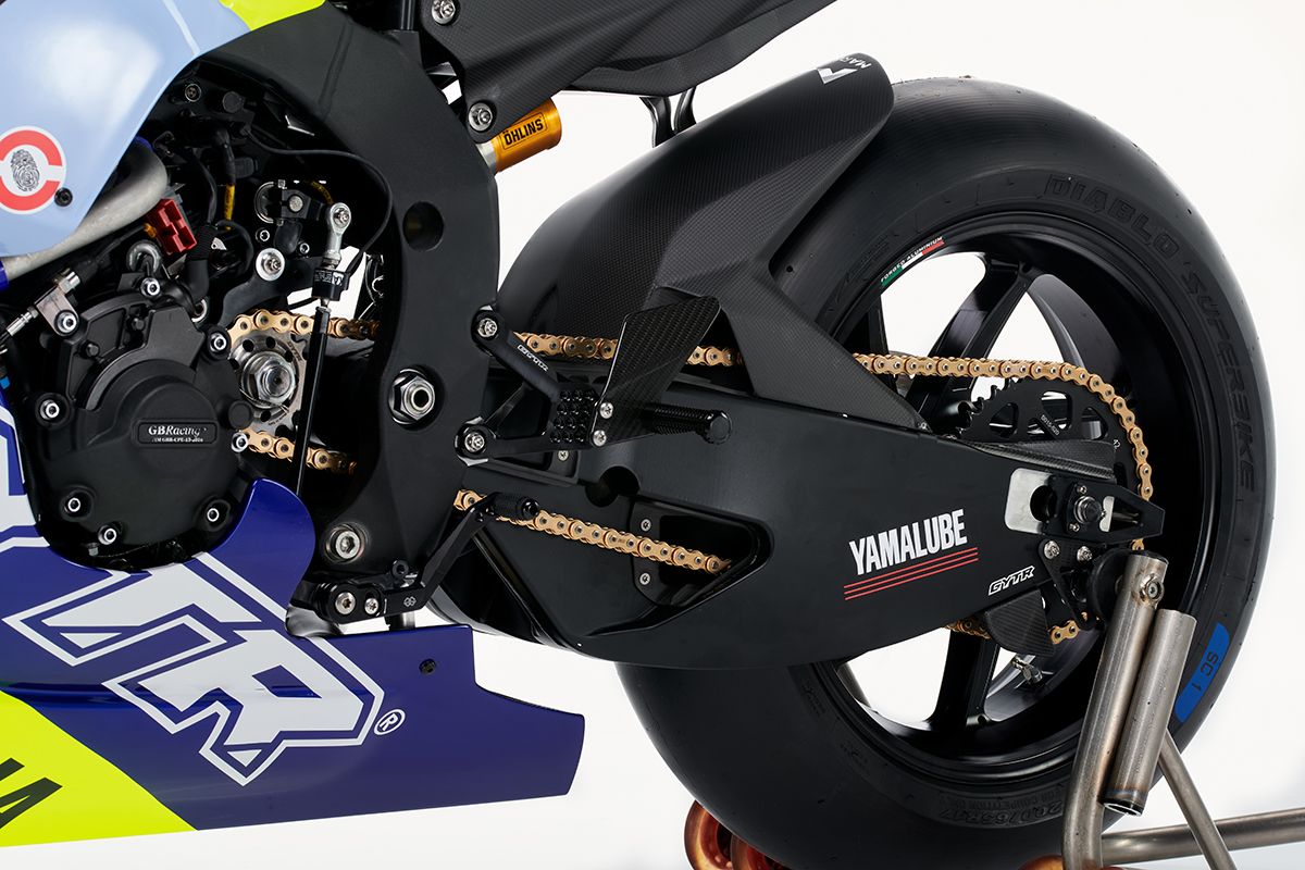 yamaha_vr46_r1_gytr_detalle_basculante_trasero