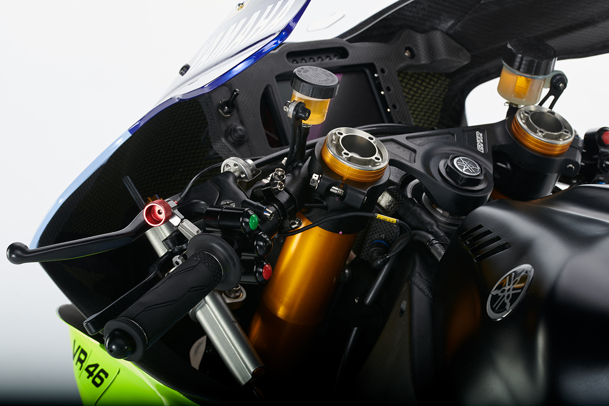 yamaha_vr46_r1_gytr_detalle_mandos