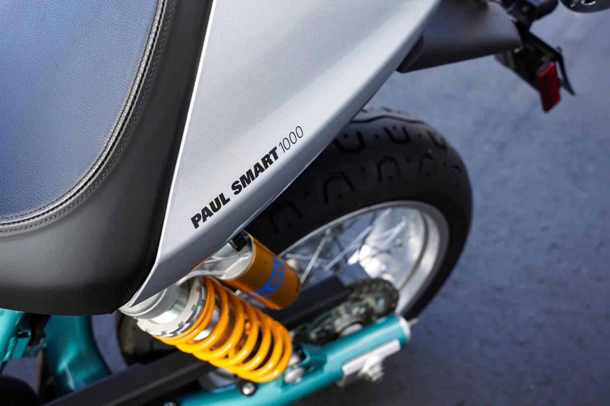 Detalle del colín de la Ducati Paul Smart 1000 LE