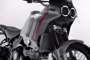 Detalle del carenado frontal de la nueva Ducati DesertX