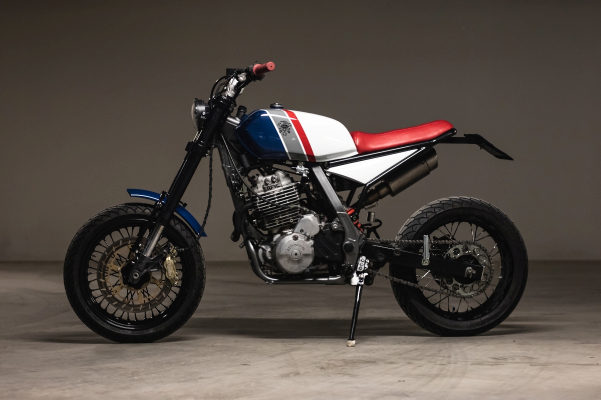 Honda NX650 Dominator Motard by Custonmande C.A.