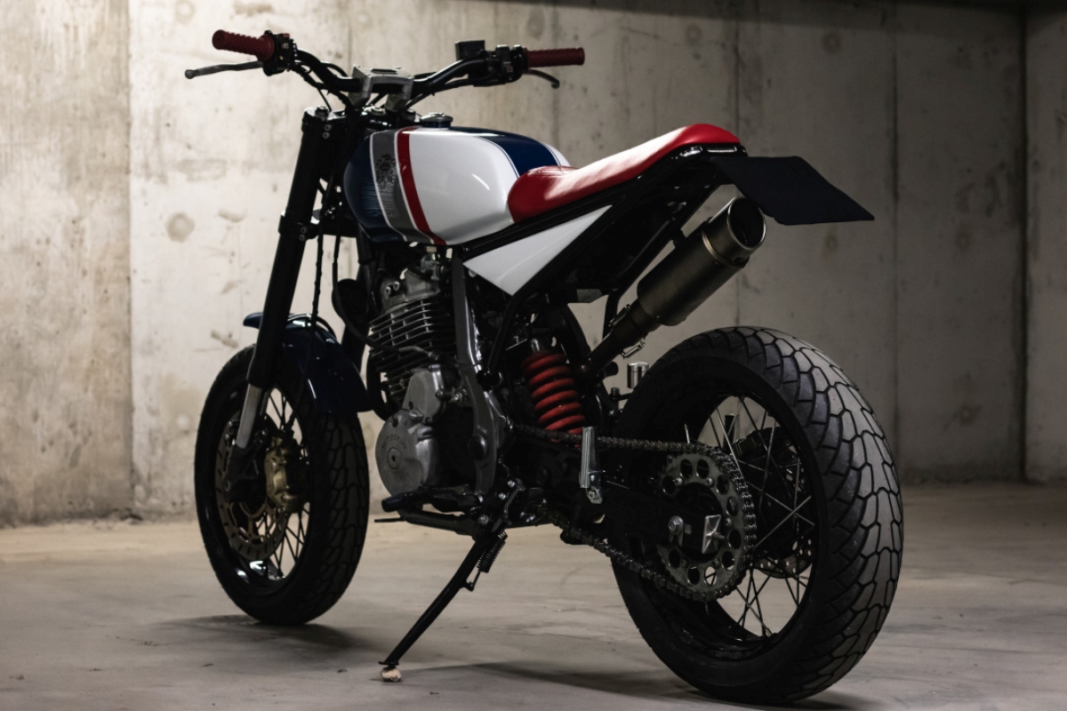 Honda NX650 Dominator Motard by Custonmande C.A.
