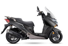 El KYMCO X-Town CT 125 visto desde la parte derecha