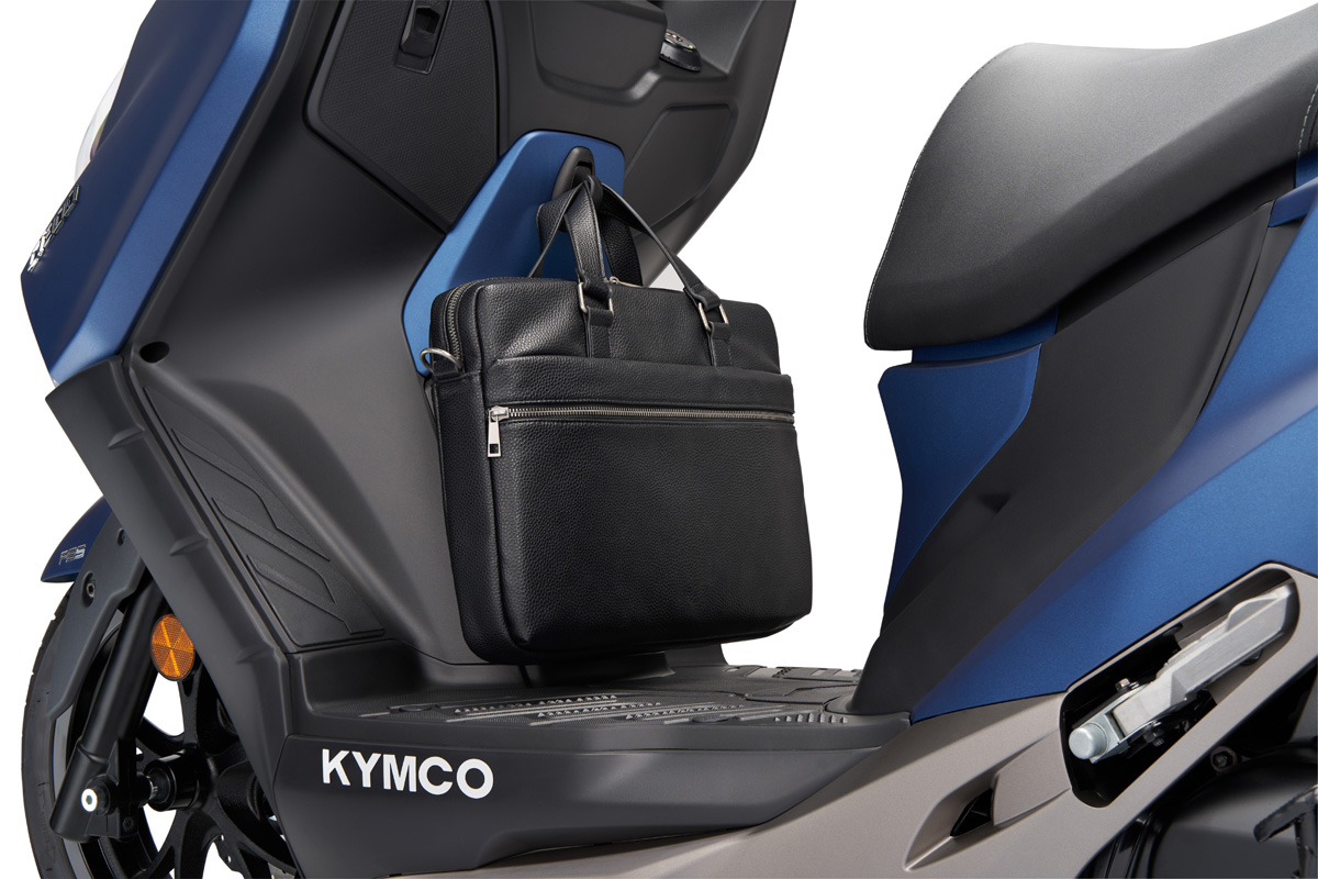 Detalle del portamaletines del KYMCO X-Town CT 125