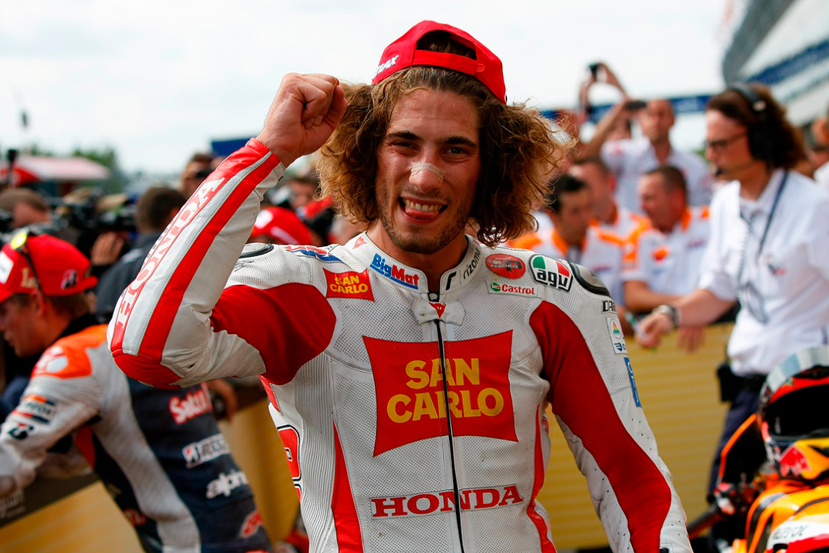 marco_simoncelli-celebrando