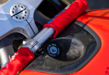 El amortiguador de dirección también tiene su protector