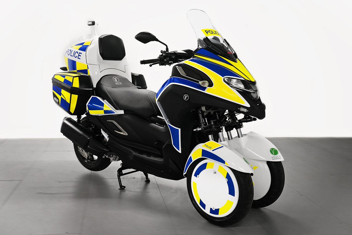 El scooter con agujero WMC 300FR es híbrido y está basado en el Yamaha Tricty 300