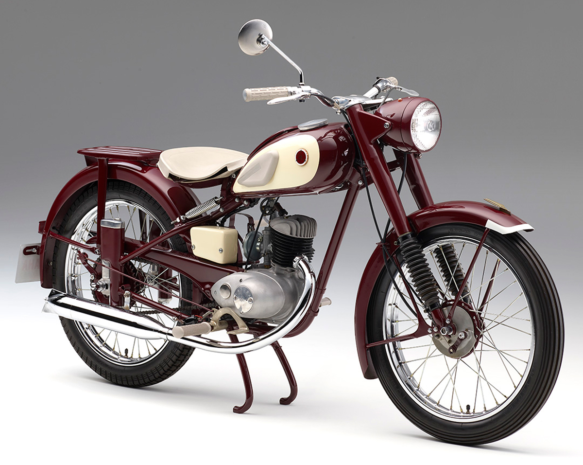 La primera moto de Yamaha, la Yamaha YA-1 de 1955