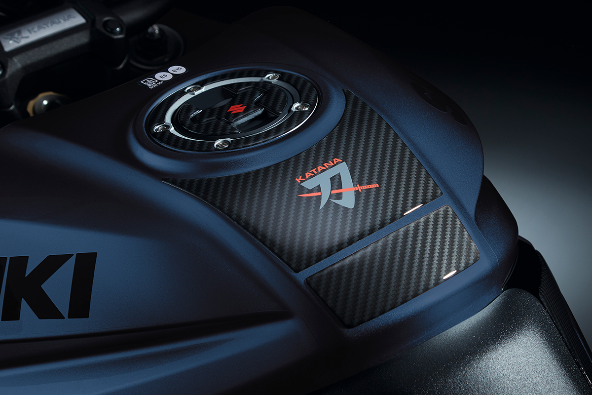 suzuki-katana-2022-detalle_deposito