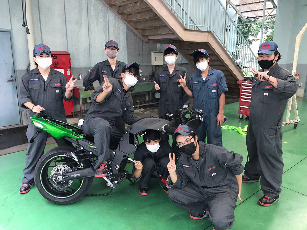 La Kawasaki Ninja ZX-14R, ya con el motor desmontado