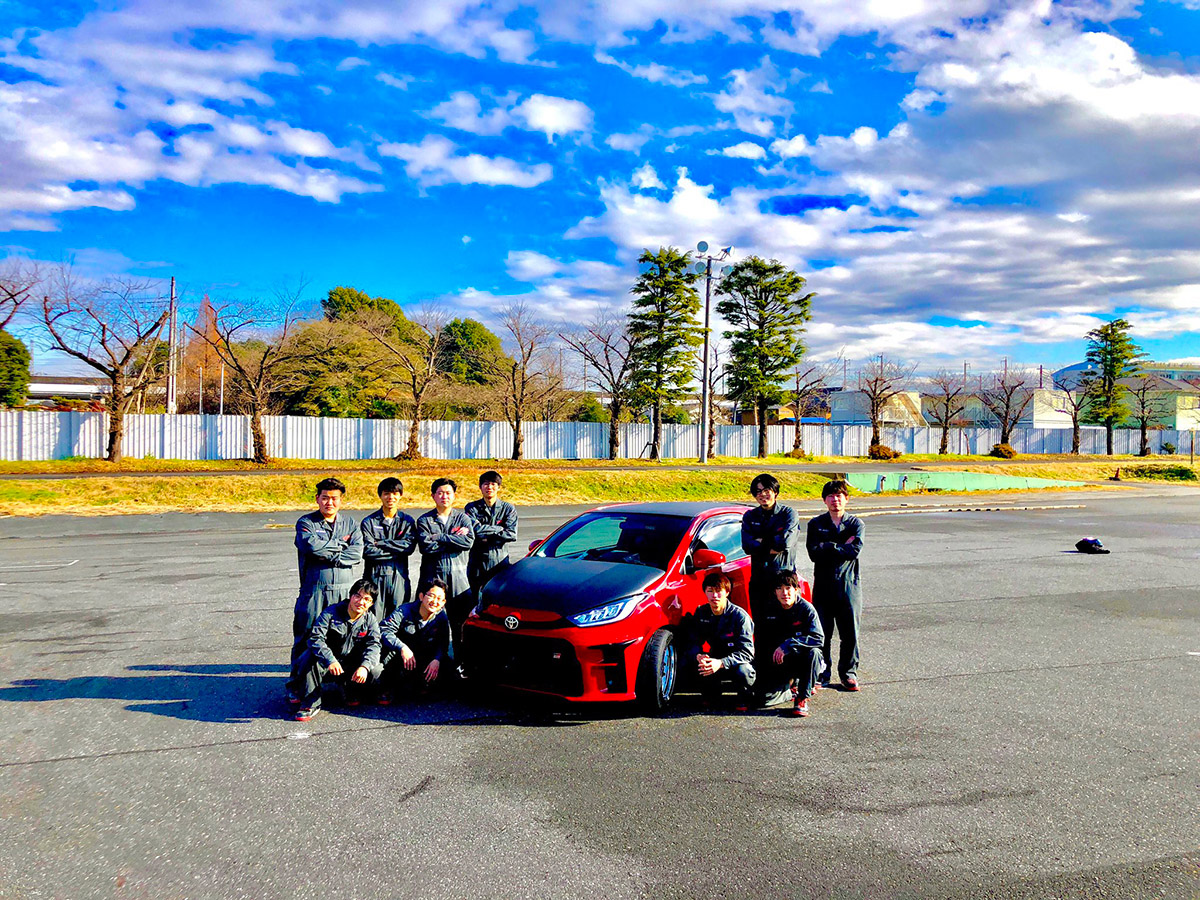 El Toyota iQ, listo para ser probado en la pista de pruebas con el nuevo motor de la Kawasaki Ninja ZX-14R