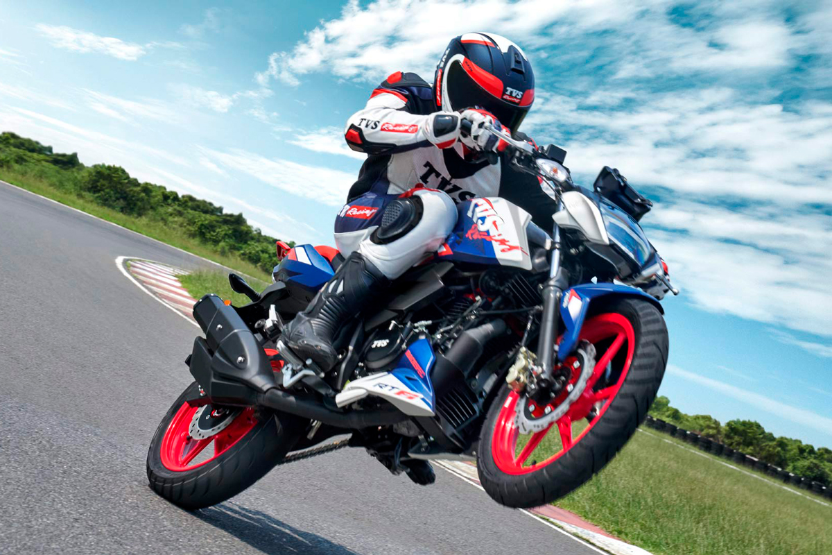 La TVS Apache RTR 165 RP demostrando su potencial en pista