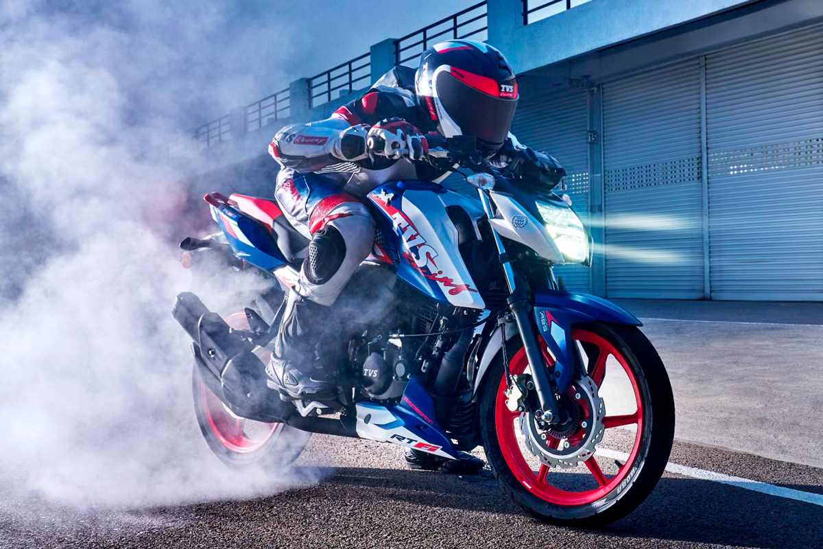La nueva TVS Apache RTR 165 RP cuenta con un motor de 165 cc que llega a ¡10.000 rpm!