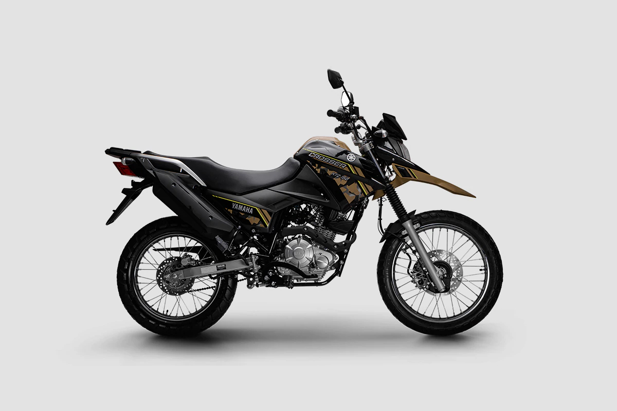 La nueva Yamaha Crosser 150 Z vista desde el lado derecho