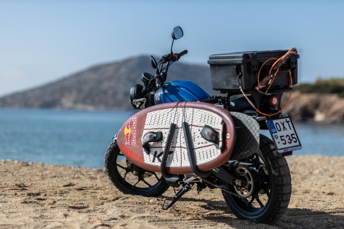 Yamaha XSR125 'Free Spirits' completamente equipada