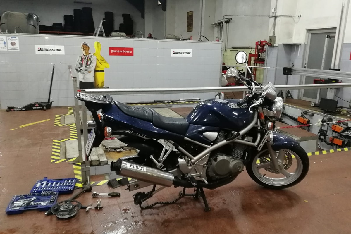 Ayrton - Bandit 400