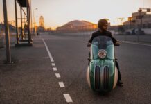 BMW C400X Golden Age lista para la carretera