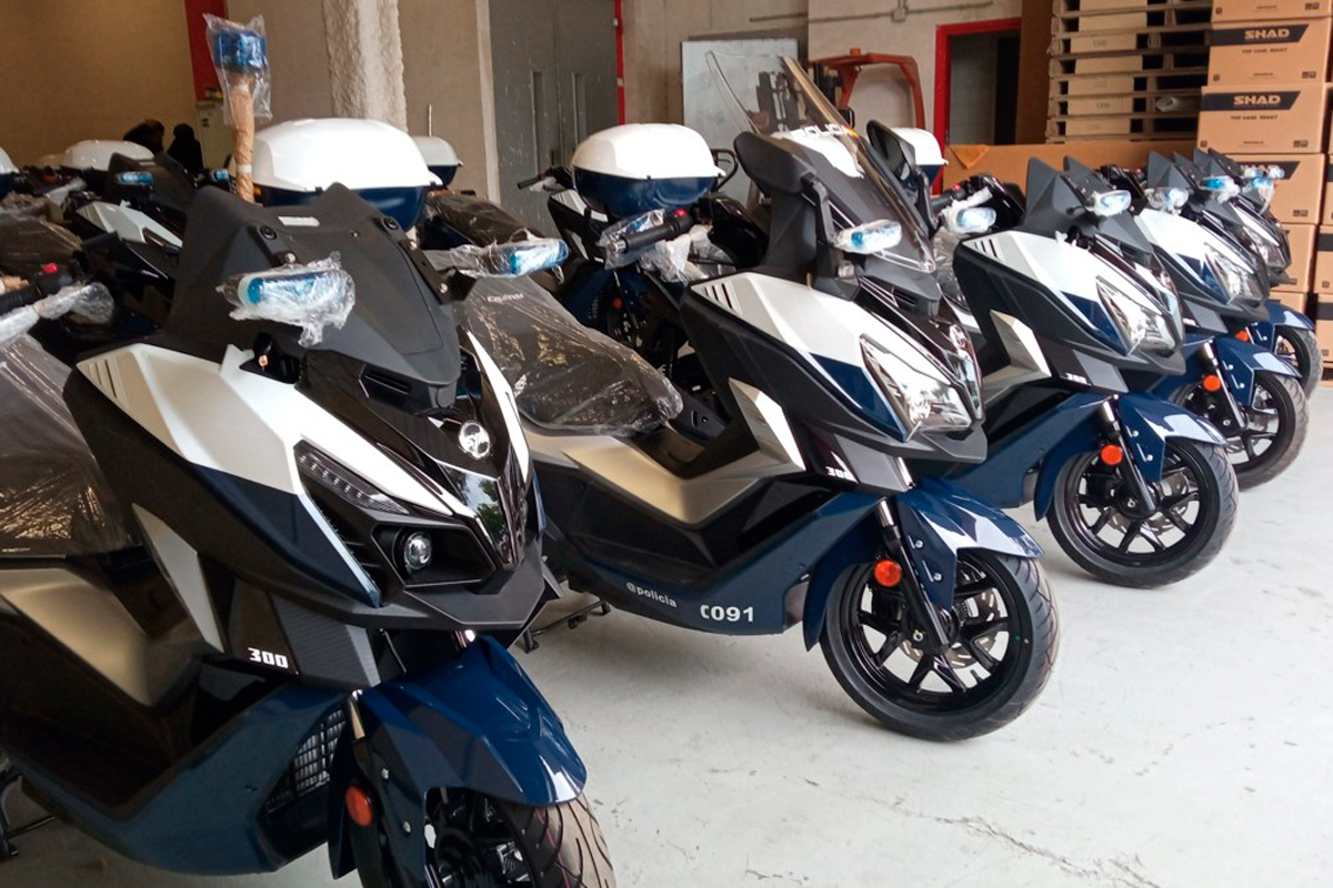 La Policía Nacional de Canarias recibe 22 nuevos ciclomotores SYM Cruisym 300