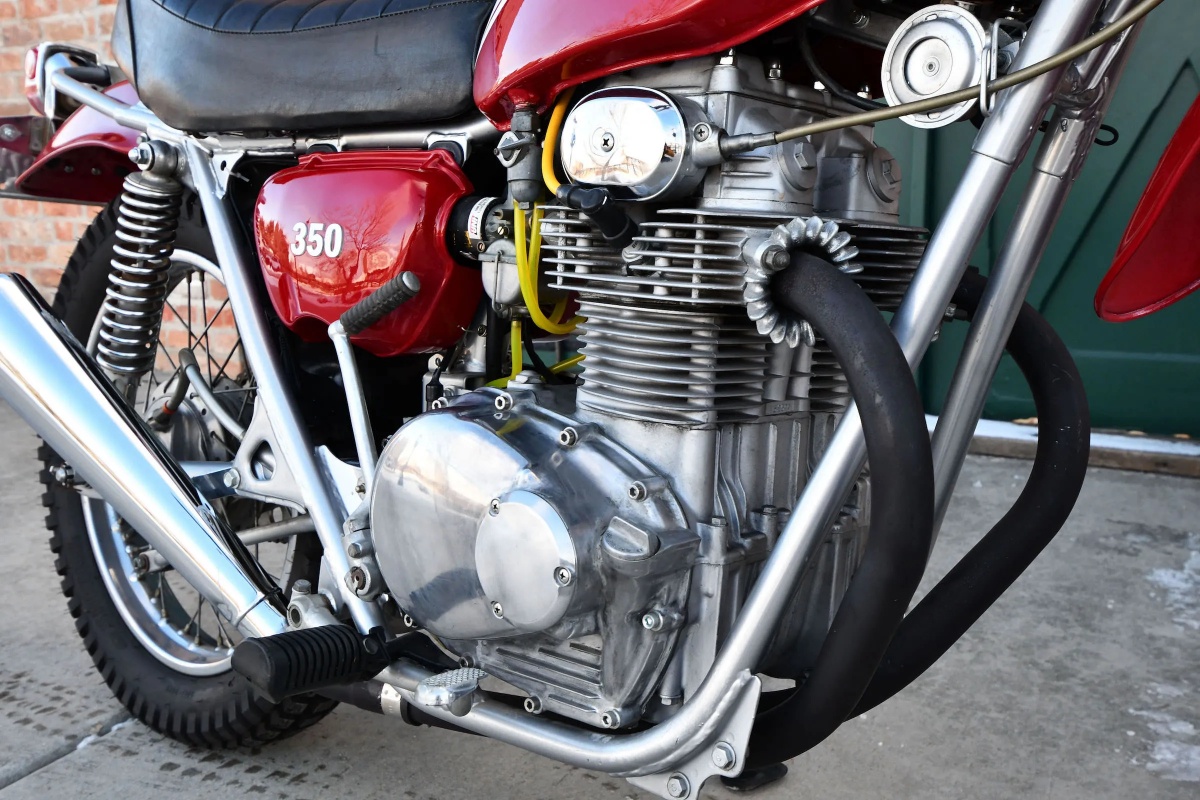 Detalle del motor de la Honda SL 350 de John Wayne