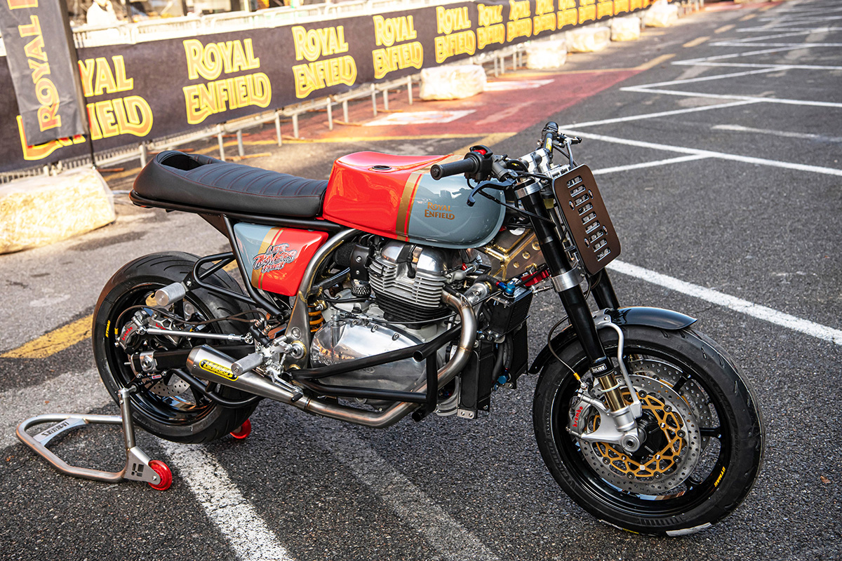 La Royal Enfield Interceptor Freestyle Stunt Bike, la nueva y más radical moto de acrobacias de Lee Bowers