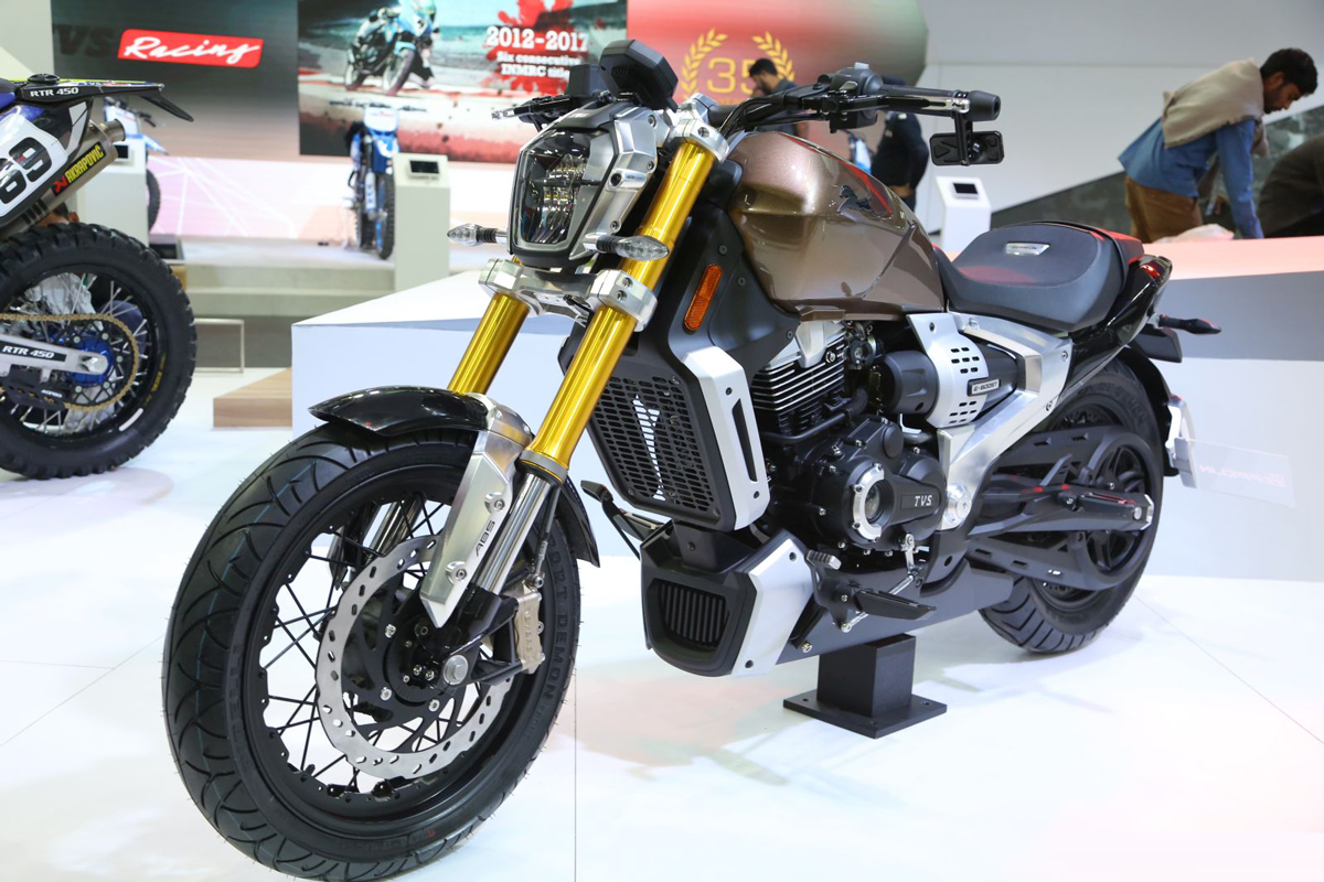 La moto híbrida de TVS, esta Zeppelin, se presentó en el Auto Show de Nueva Delhi en 2018