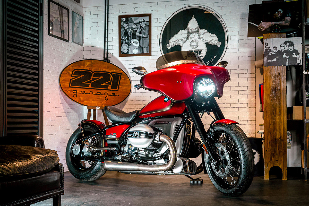 Espectacular BMW R 18 Aurora customizada por Garage 221