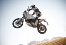¿Saltar sobre las dunas con una moto de 223 kilos? La Ducati Desert X lo hace posible