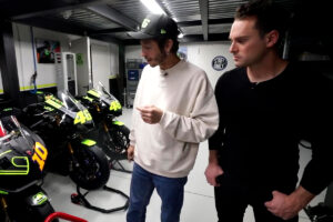 Valentino Rossi, con alguna de las motos de su garaje particular