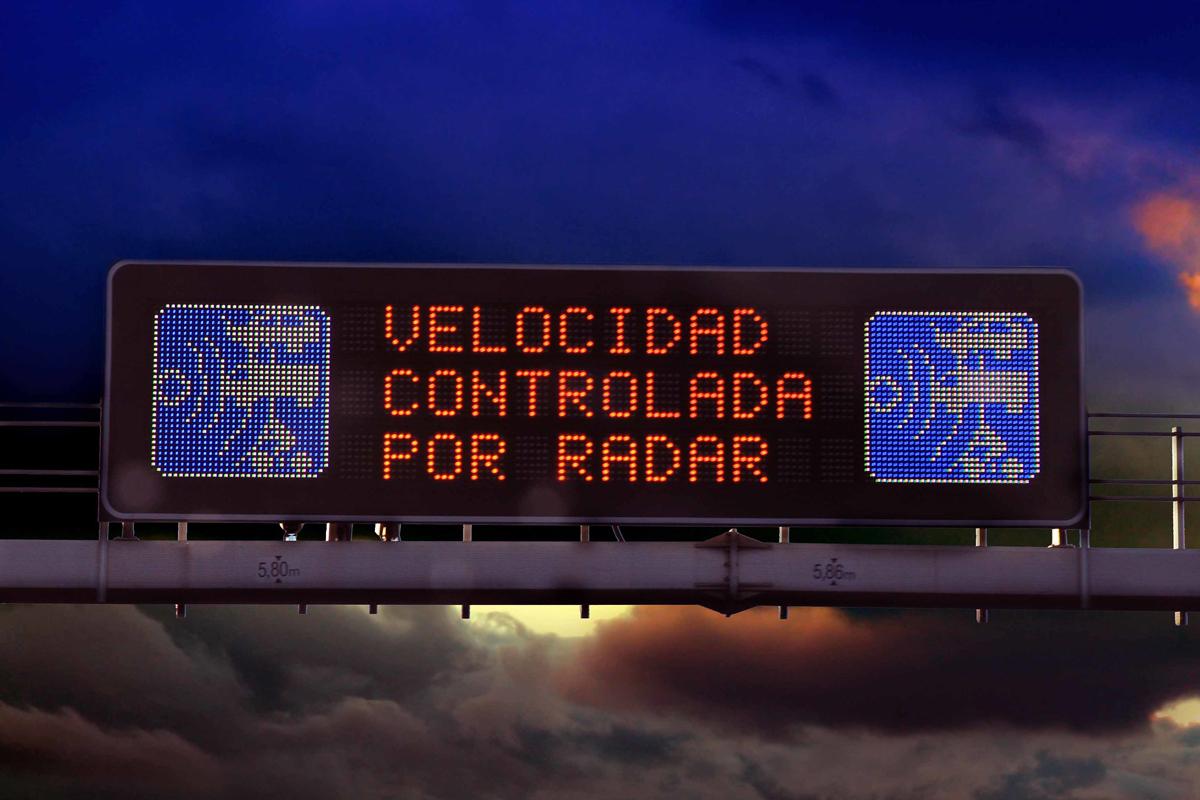 Velocidad controlada por radar, la señal que casi todos tememos