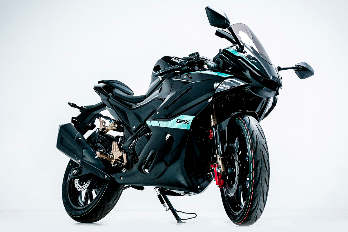 La nueva Sinnis GPX 125 en color negro, que será la referencia del modelo