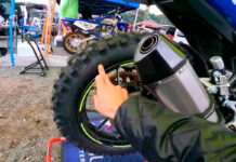 La moto calzaba unas ruedas de tacos para maniobrar mejor sobre el barro