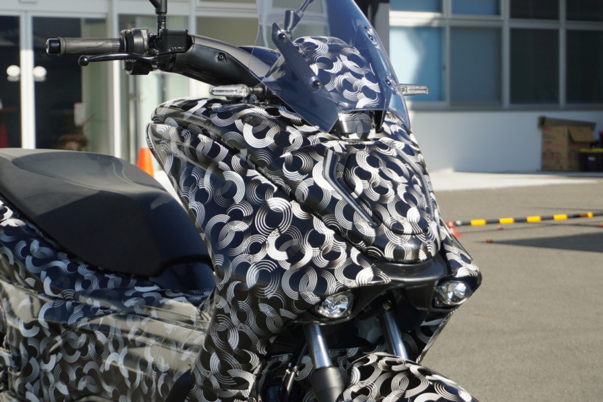 Yamaha E01