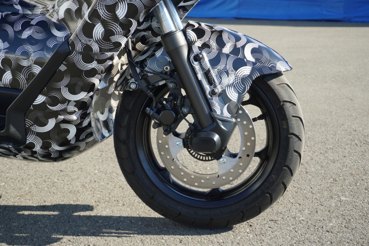Yamaha E01